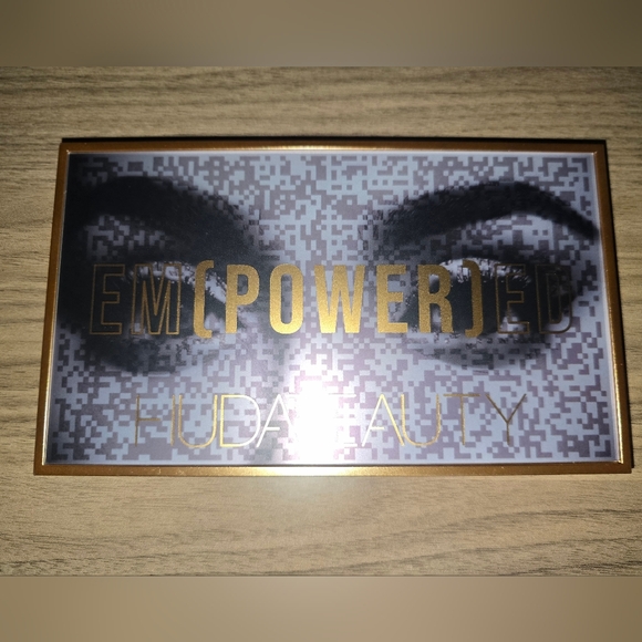 HUDA BEAUTY Eyeshadow Palette with Gold, Purple, and Black Shades - Picture 3 of 4